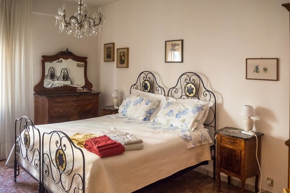 Doppia Deluxe (Bologna) | Biancheria da letto di alta qualitร , materassi a doppio strato