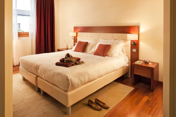 In-room safe, blackout curtains, soundproofing, free WiFi