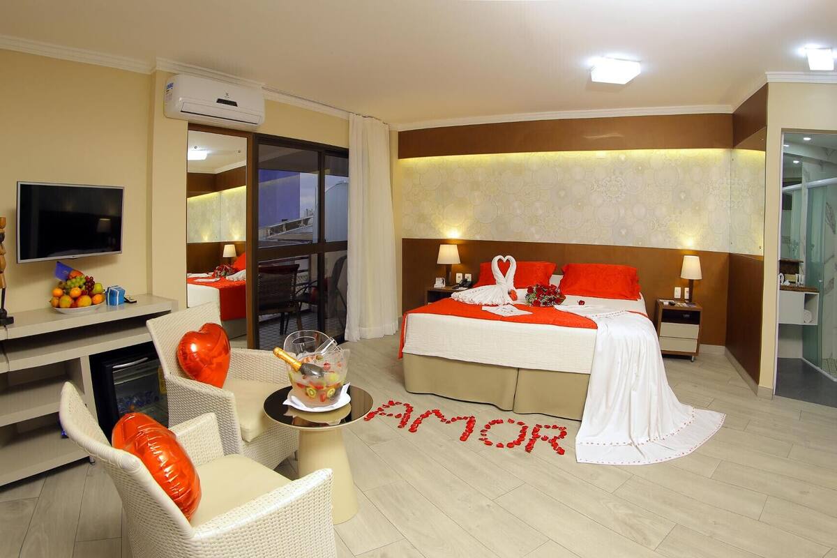 pillow-top beds, minibar, in-room safe, desk