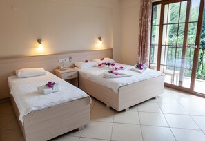 Tremannsrom – superior, 1 soverom, ikke-røyk, fjellutsikt | Sengetøy