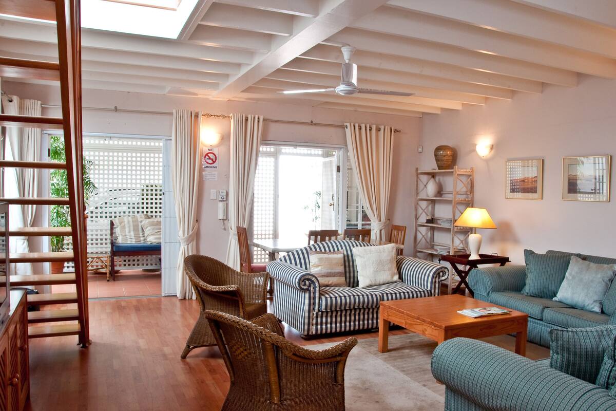 Luksusleilighet (Self Catering) | Oppholdsområde | Flatskjerm-TV