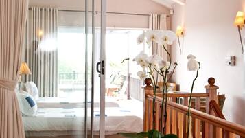 Luxury Apartment (Self Catering) | 1 bedroom, premium bedding, Select Comfort beds, minibar