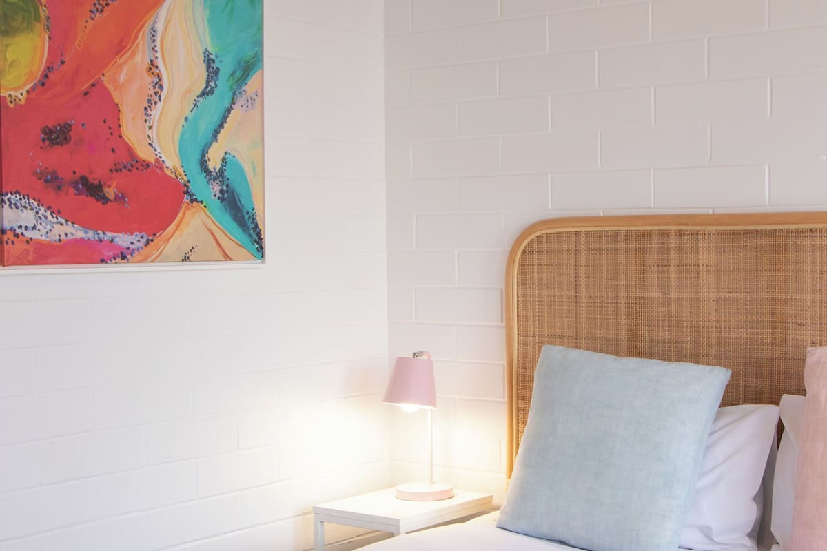 Minibar, iron/ironing board, free WiFi, bed sheets