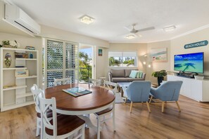 Dining room - Raffles Mooloolaba (Mooloolaba)