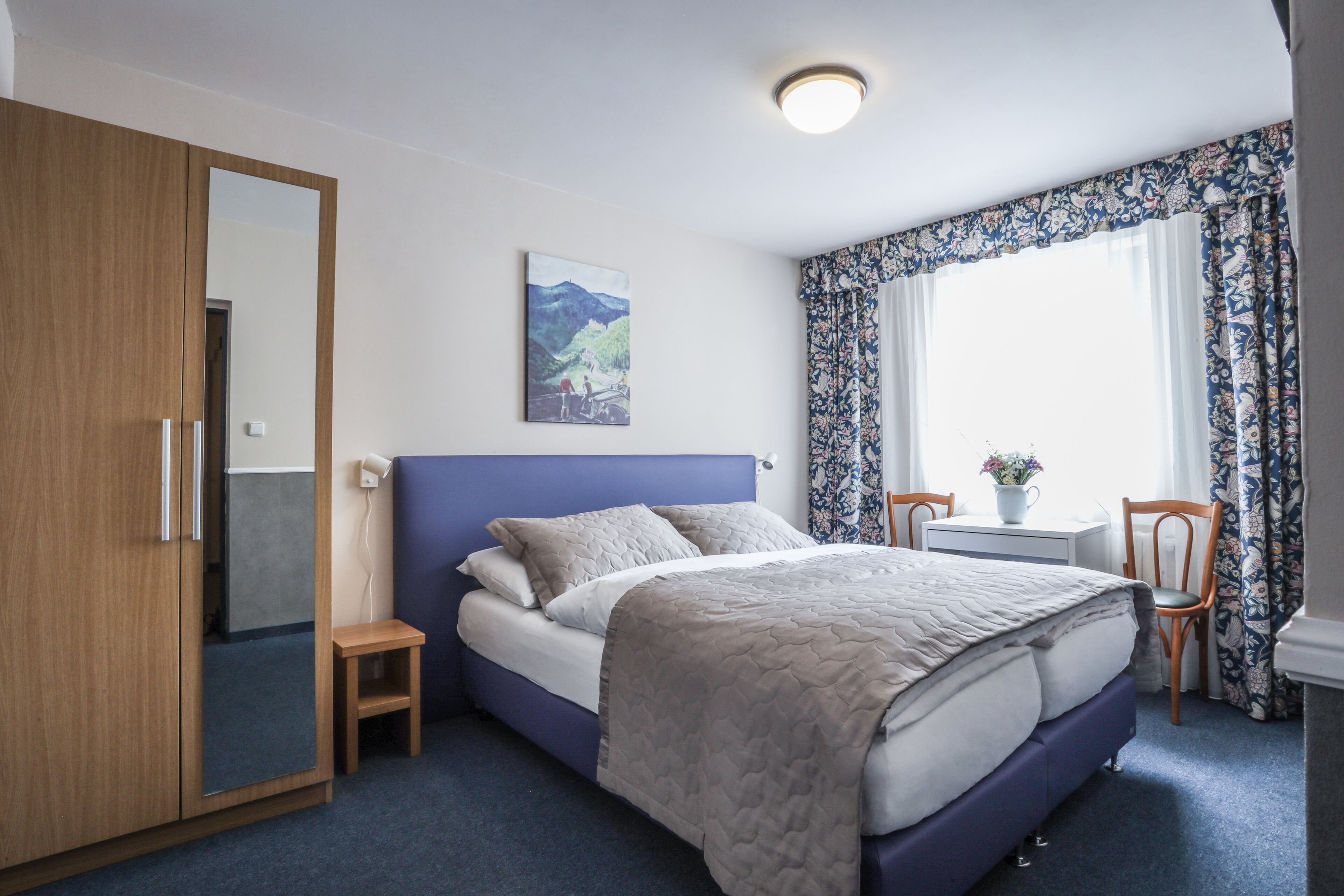 blackout curtains, free wifi