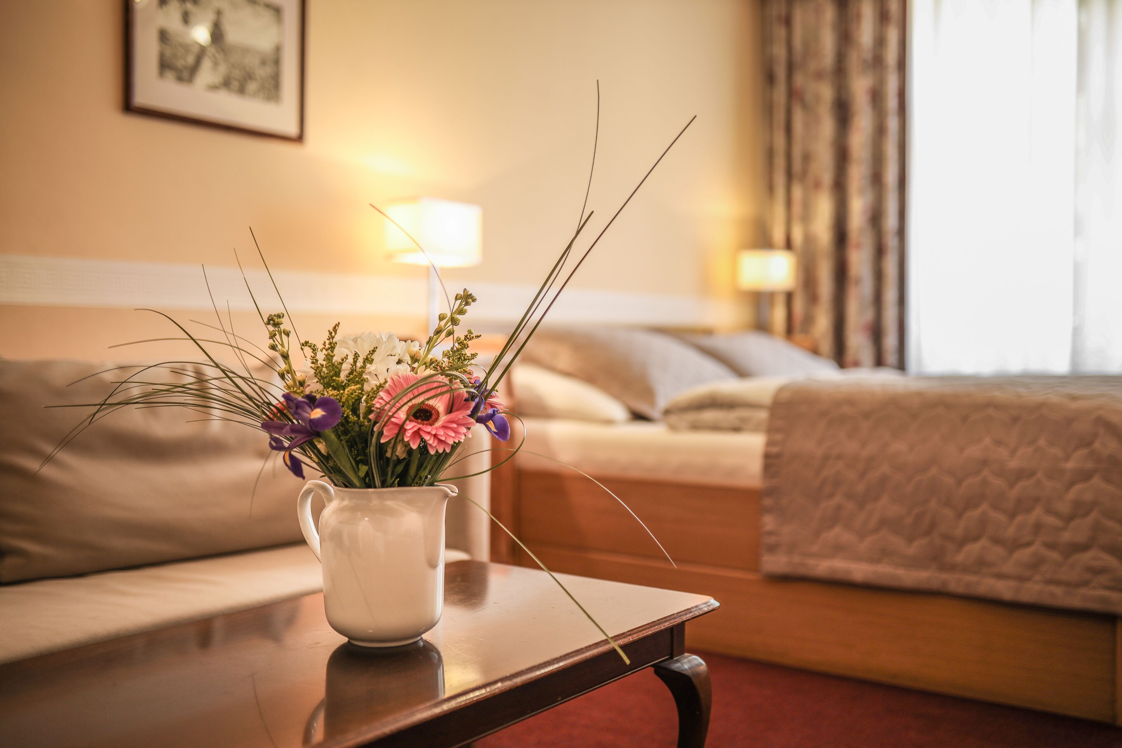 comfort studio, 1 bedroom, kitchenette, city view | room amenity