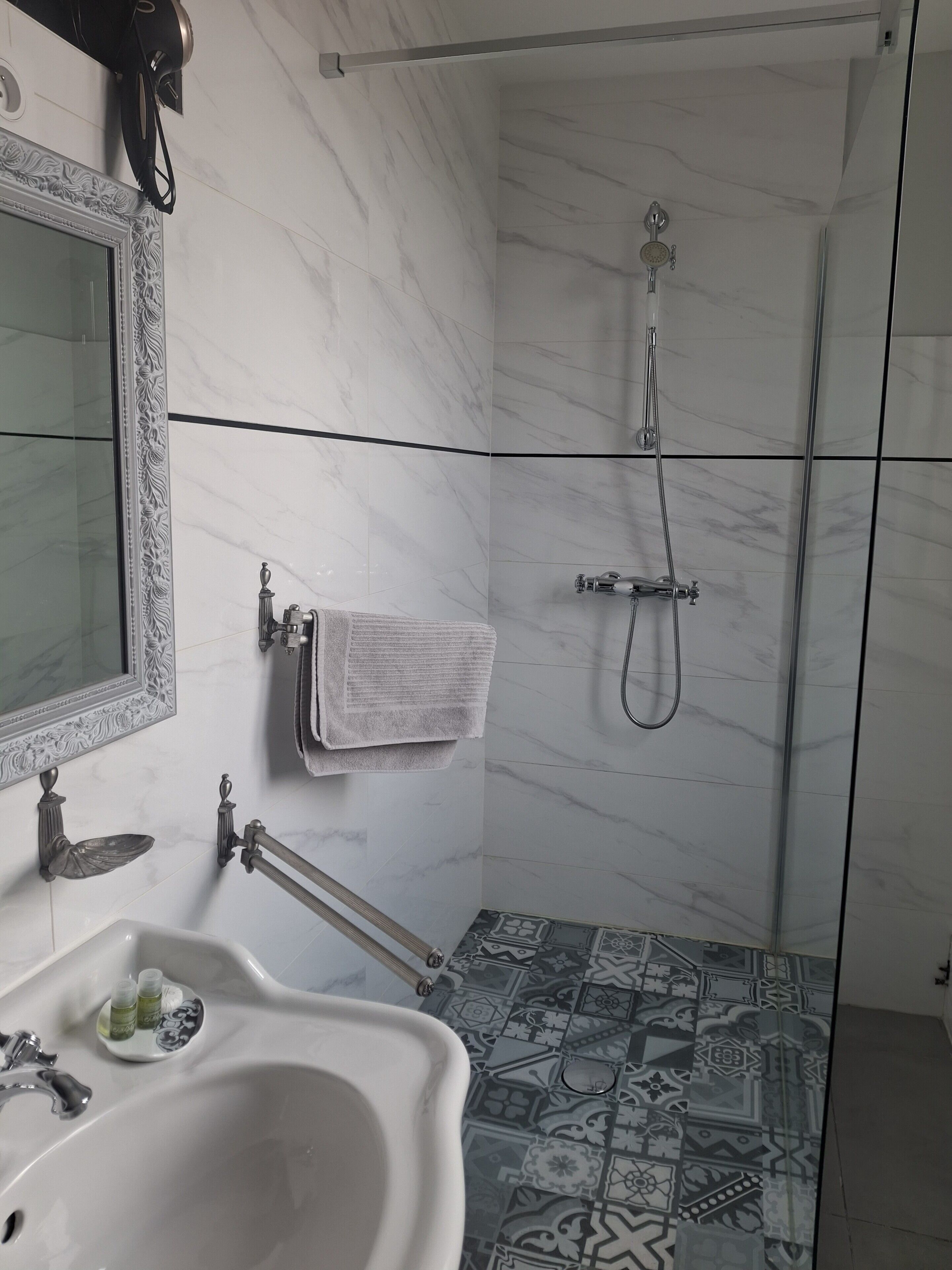 Comfort Room | Bathroom