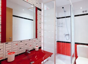 Dutxa, assecador de cabells i tovalloles 