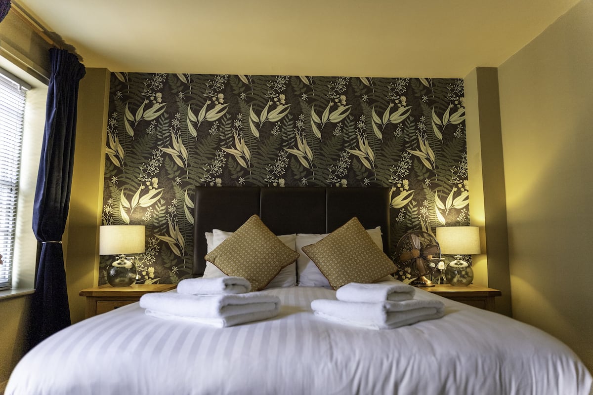 Classic Double Room, Ensuite (Room 7) | 1 bedroom