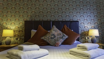 Habitación clásica con 1 cama doble o 2 individuales, baño privado (Room 2)