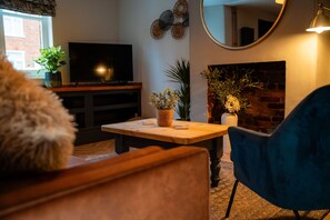 Deluxe House, Private Bathroom (2 Bedroom) | Lounge - Duke William Hotel (Lincoln)