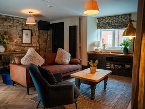 Deluxe House, Private Bathroom (2 Bedroom) | Lounge - Duke William Hotel (Lincoln)