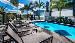 Hotel Queen | In-room safe, desk, soundproofing, iron/ironing board - The Chermside Apartments (Chermside)