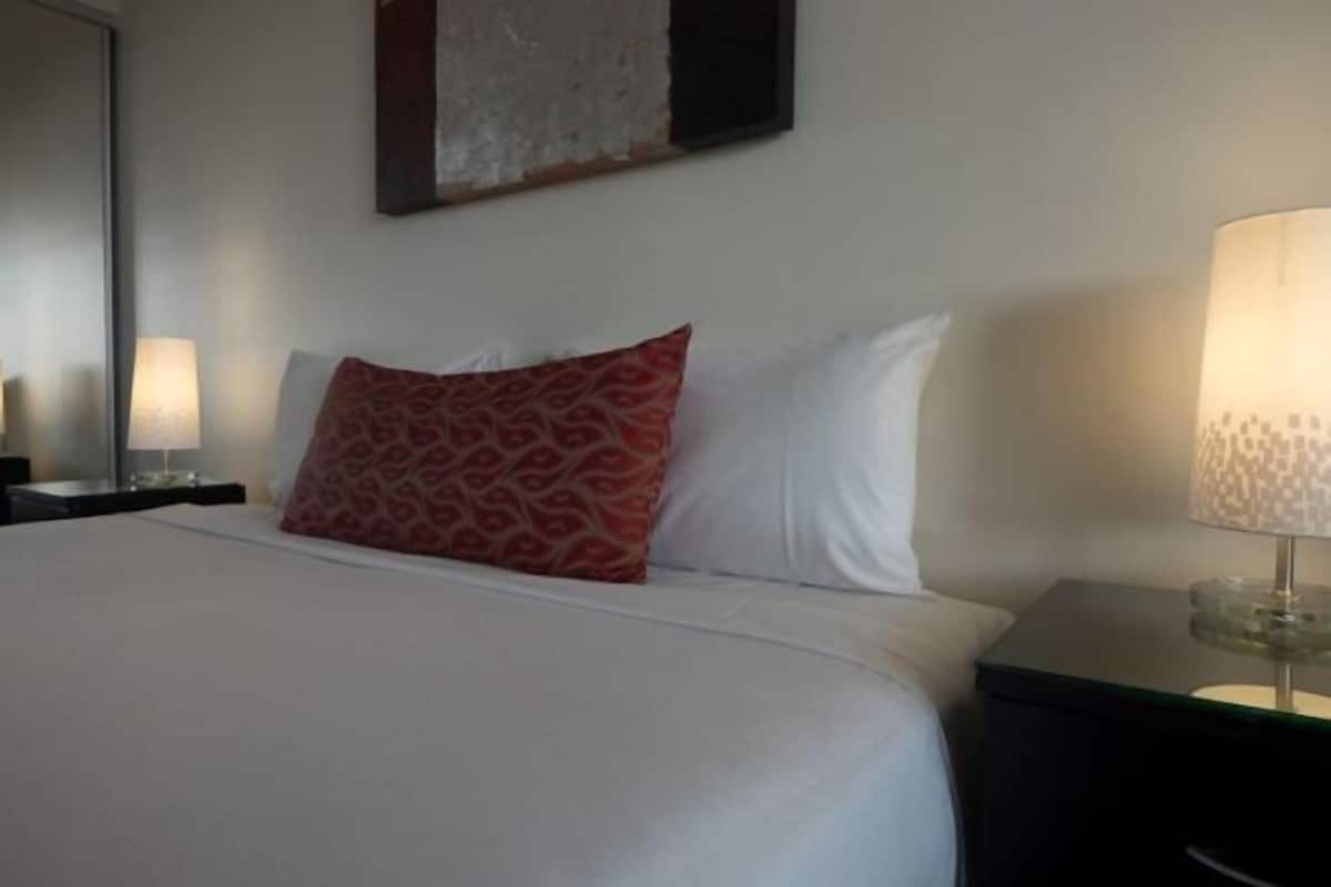 In-room safe, desk, soundproofing, iron/ironing board