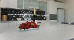 2 Bedroom Deluxe | Private kitchen | Fridge, microwave, electric kettle - The Chermside Apartments (Chermside)