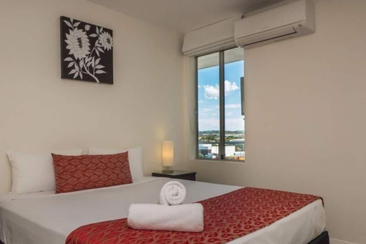 In-room safe, desk, soundproofing, iron/ironing board