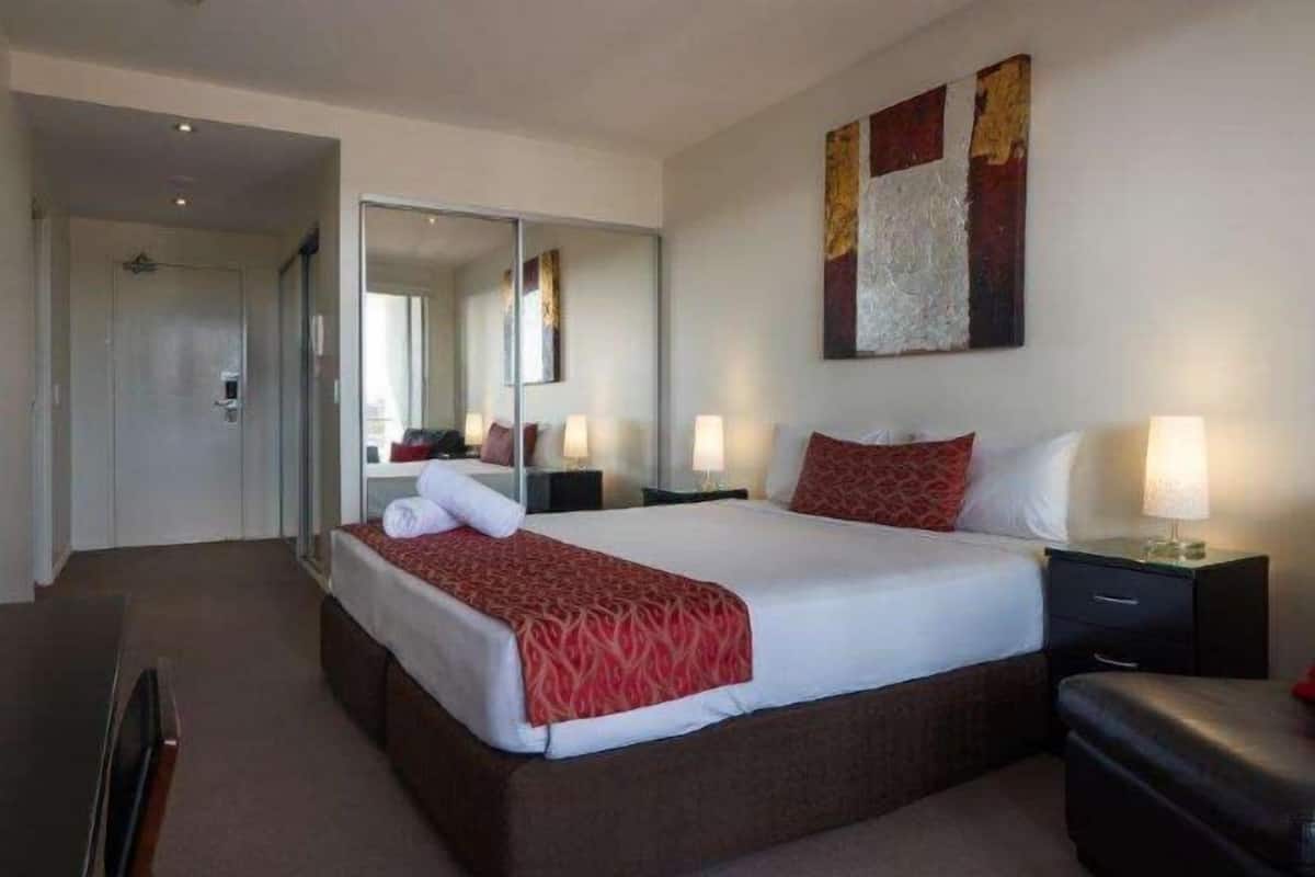 In-room safe, desk, soundproofing, iron/ironing board