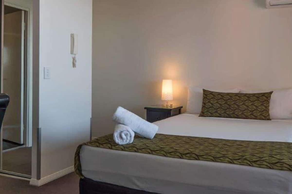 In-room safe, desk, soundproofing, iron/ironing board