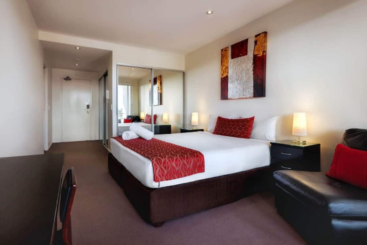 In-room safe, desk, soundproofing, iron/ironing board