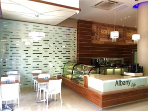 Breakfast, lunch and dinner served - The Albany Hotel (Durban)