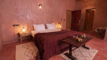 Soundproofing, free WiFi, bed sheets