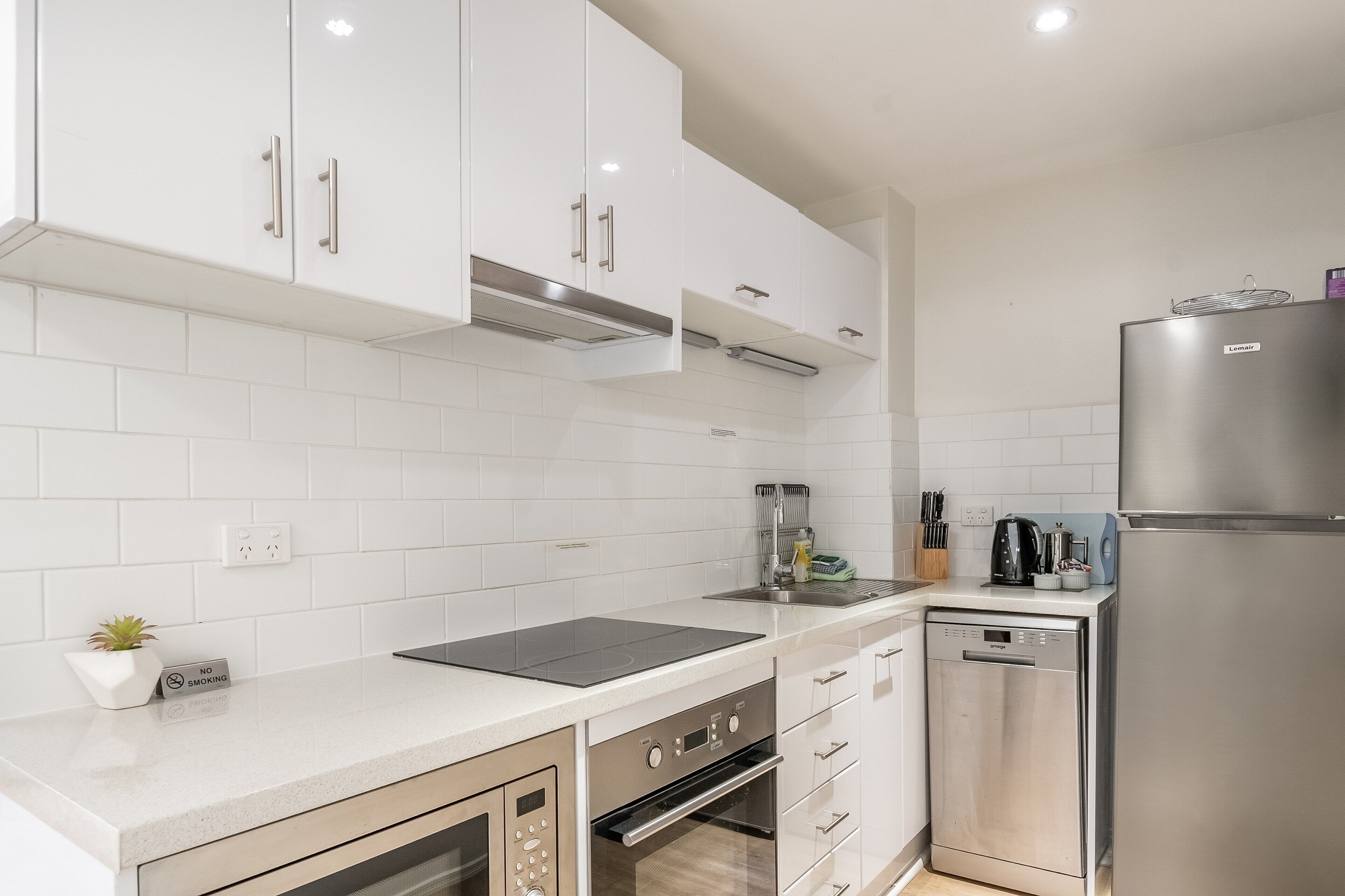 Studio, 2 Single Beds | Private kitchen