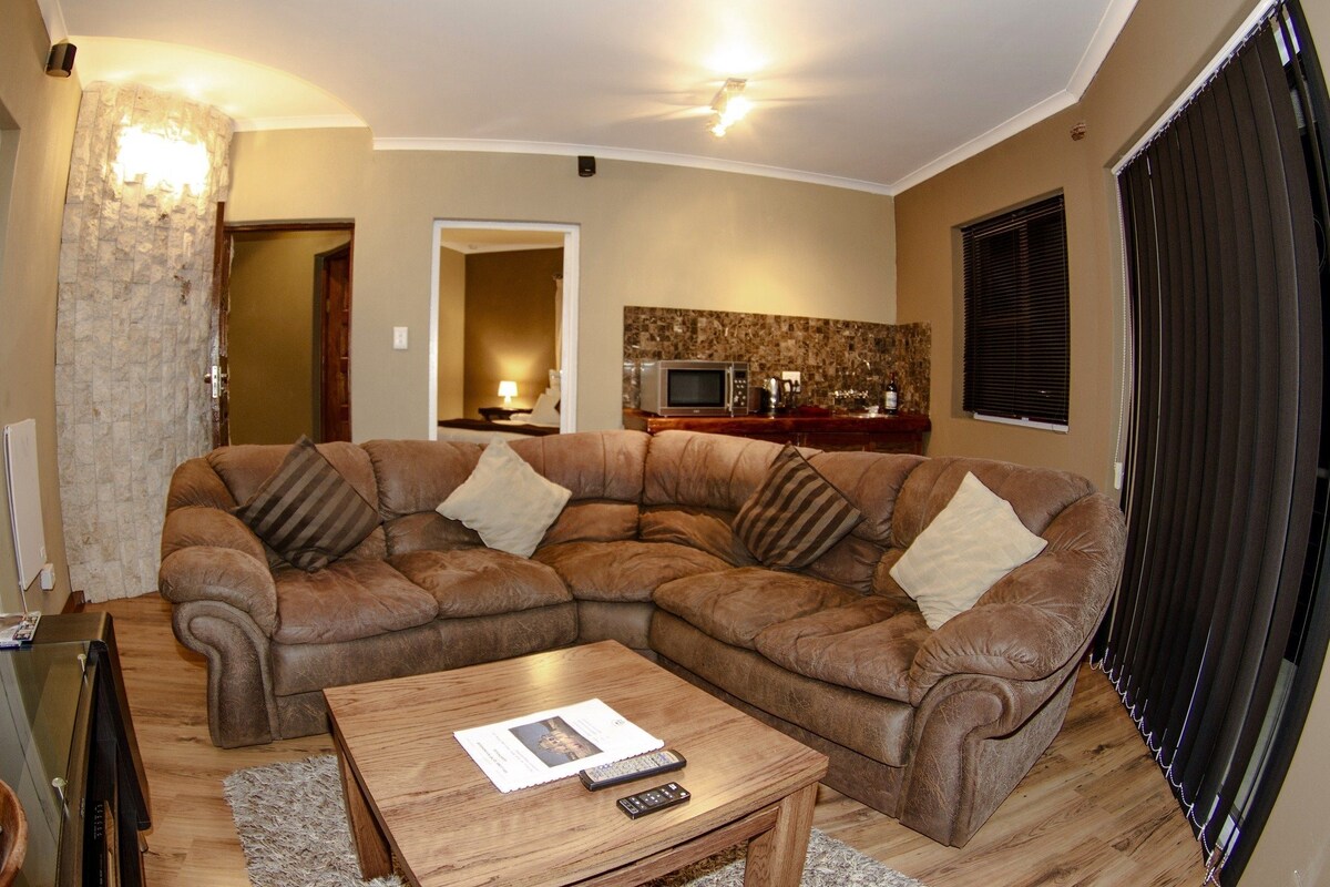 Suite (Carcharias) | Wohnzimmer | LED-Fernseher, DVD-Player