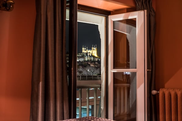 Comfort Room, 1 Queen Bed | Premium bedding, desk, iron/ironing board, free WiFi - Hôtel Victoria Lyon Perrache Confluence (Lyon)