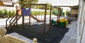Innen-Kinderspielplatz