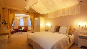 Royal-Apartment, Badewanne | 1 Schlafzimmer, Minibar, Zimmersafe, Schreibtisch