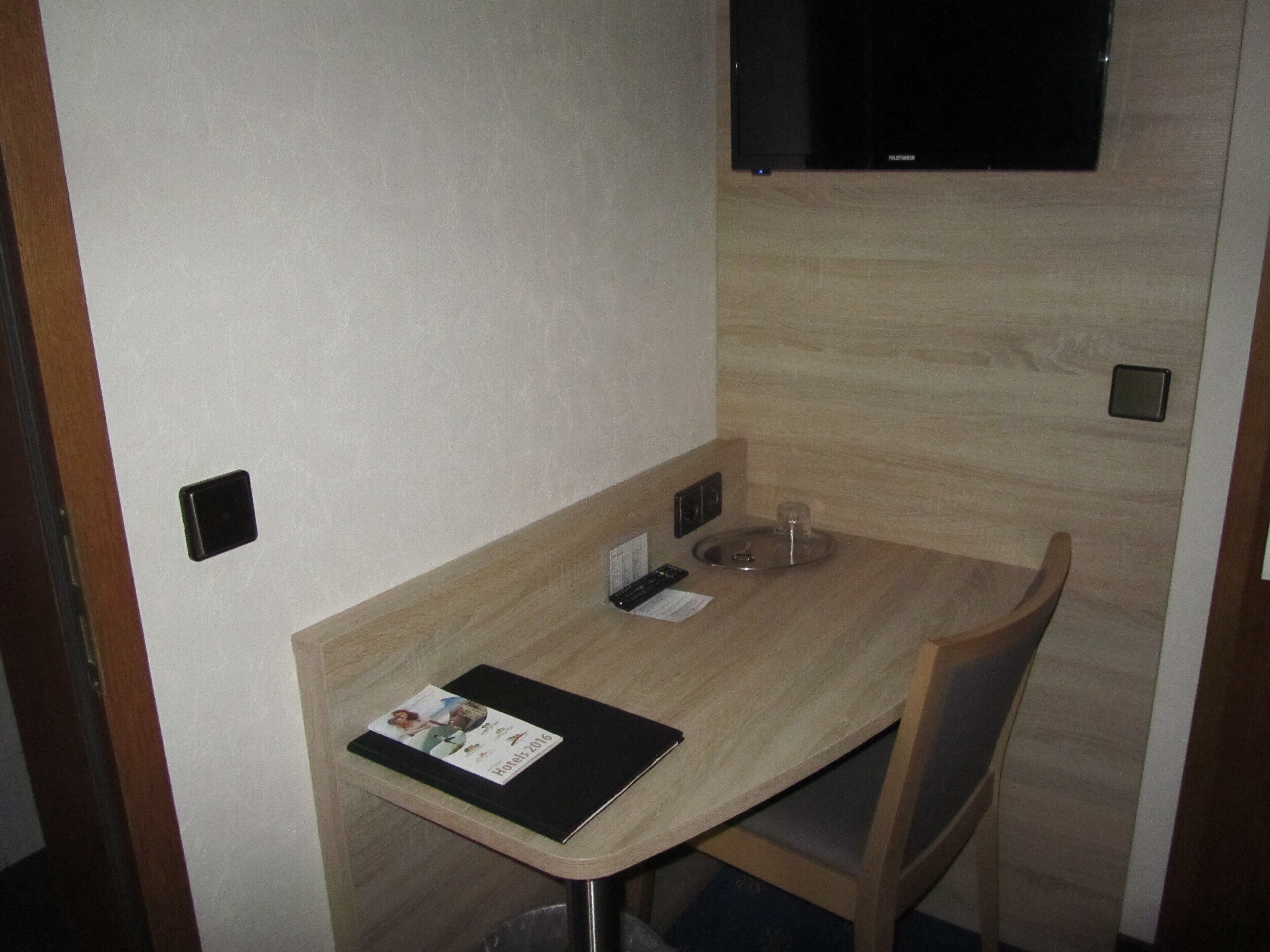 basic single room | television