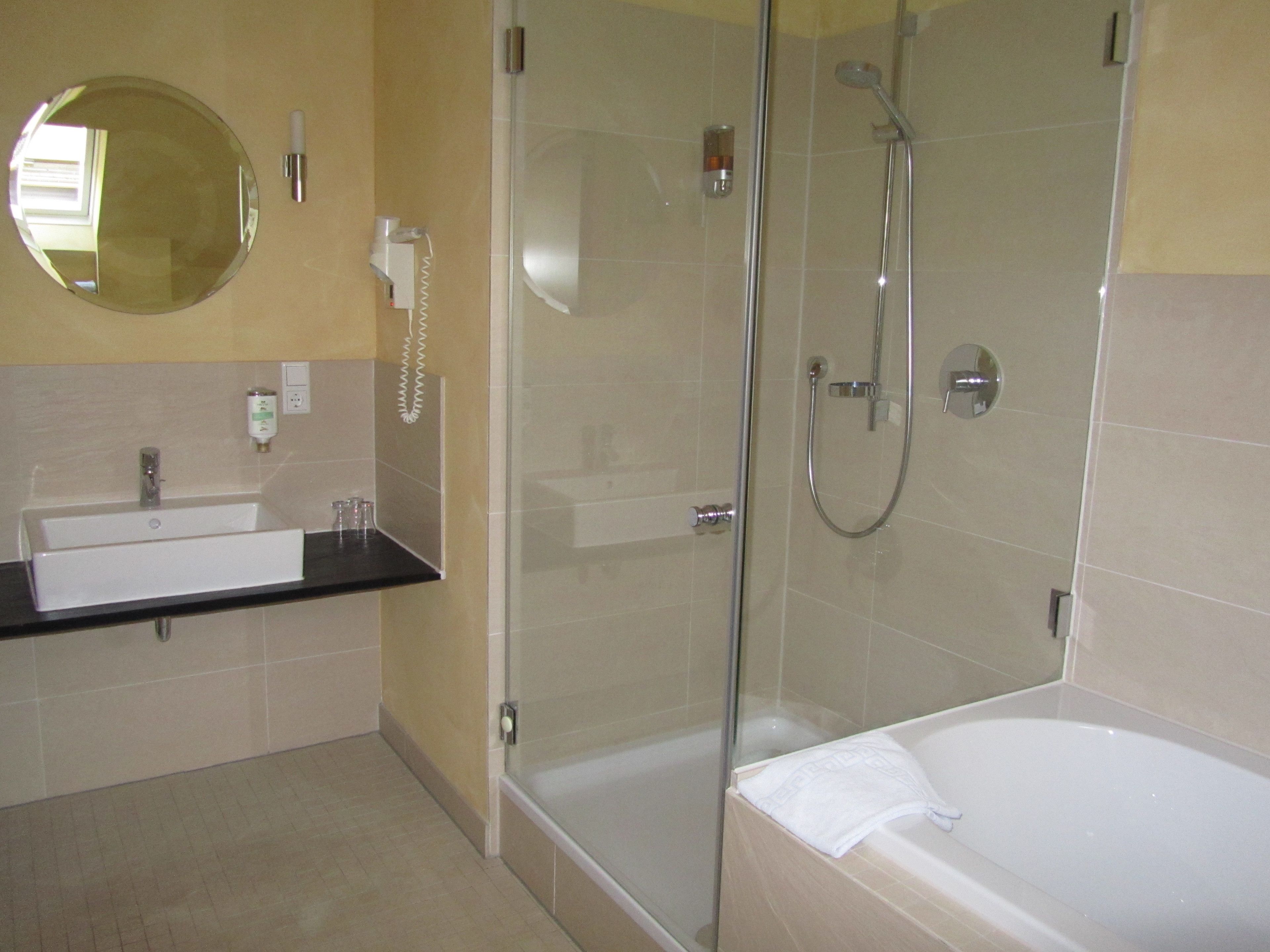 family quadruple room, 2 bedrooms, hot tub, garden view | bathroom | hydromassage showerhead, hair dryer, towels