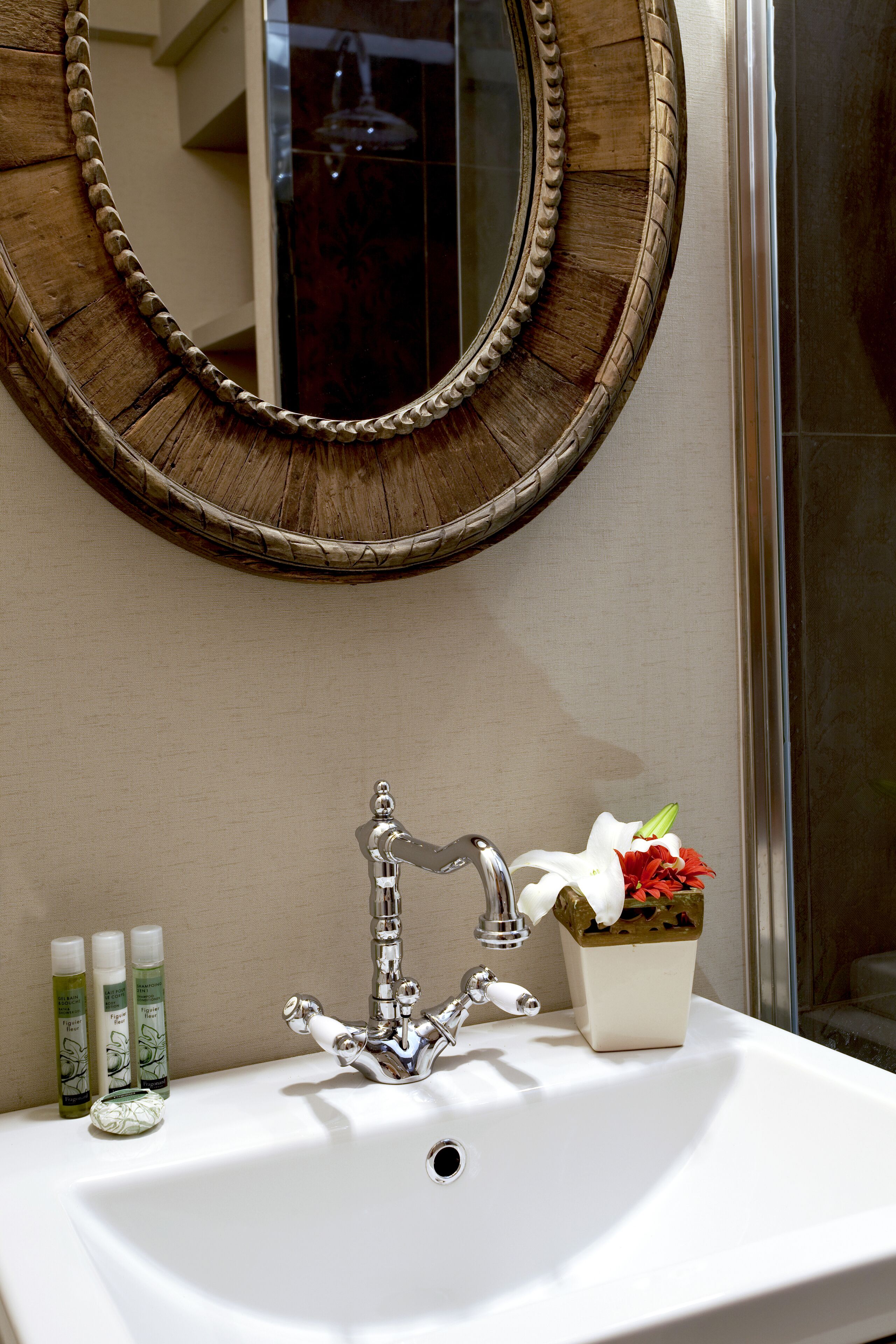executive room | bathroom | shower, designer toiletries, hair dryer, slippers