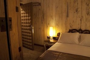Frette Italian sheets, premium bedding, Select Comfort beds, minibar