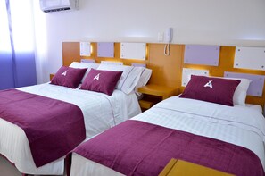 Premium bedding, in-room safe, blackout drapes, free WiFi - San Antonio Plaza Hotel (Cali)