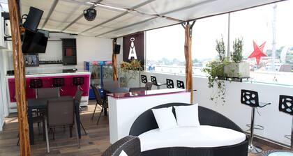 San Antonio Plaza Hotel