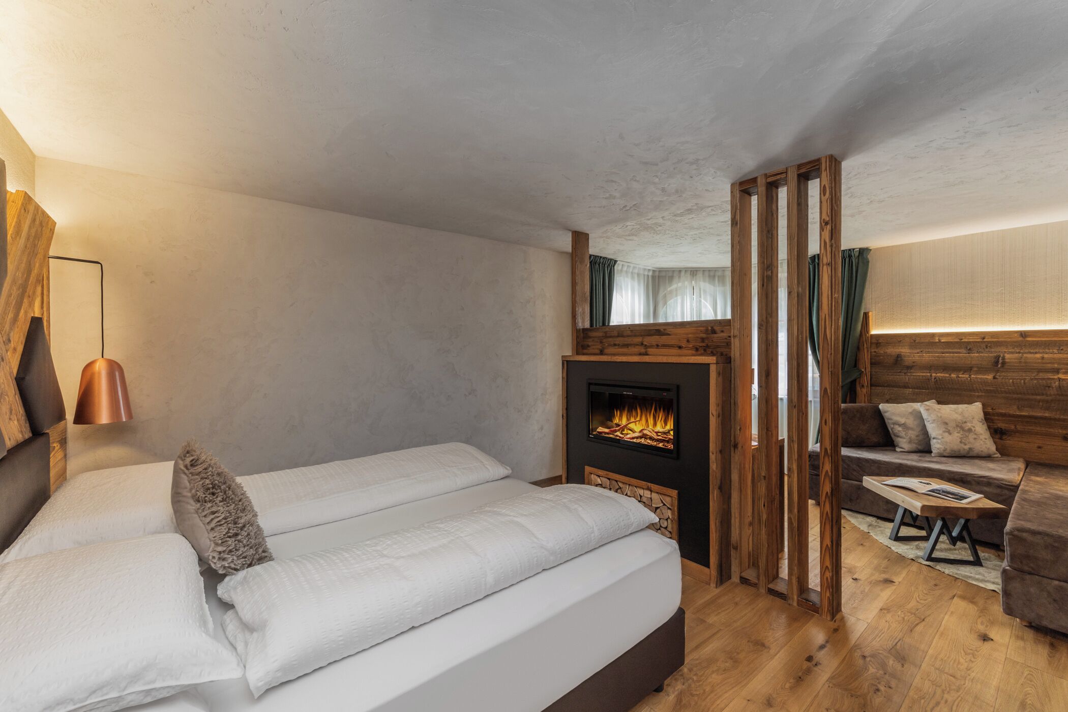 Junior Suite Forest | เครื่องนอนระดับพรีเมียม, ผ้านวมขนเป็ด, เตียงเมมโมรีโฟม, มินิบาร์