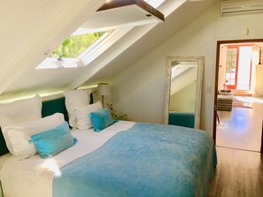 Luxury Loft, 1 Bedroom, Mountain View | Egyptian cotton sheets, premium bedding, Select Comfort beds, minibar - Kronendal Heritage (Cape Town)