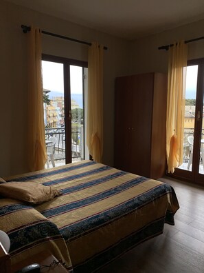 Double Room | Desk, free WiFi, bed sheets - Hotel Residence Moneglia (Moneglia)