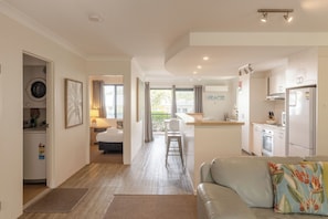 Televisión de 50 pulgadas con canales digitales y reproductor de DVD