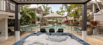Outrigger Bay Apartments
