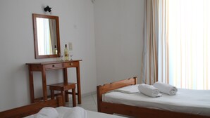 Desk, soundproofing - Antony's Complex (Corfu)