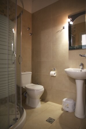 Bathroom shower - Antony's Complex (Corfu)