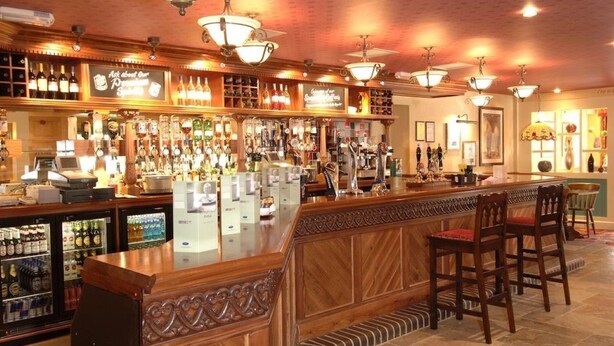 Bar (on property) - The Newmarket Inn (Lewes)