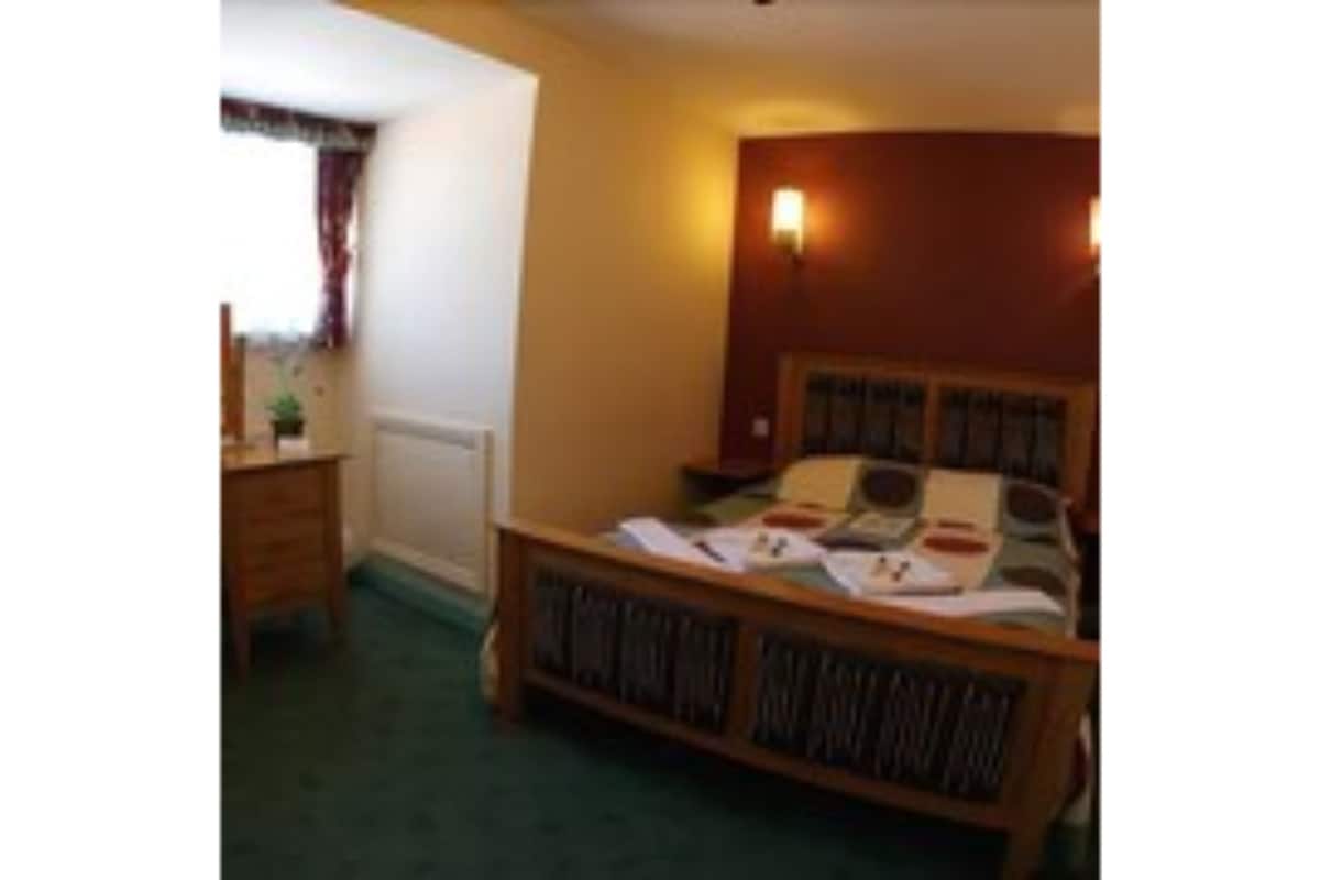 Iron/ironing board, free WiFi