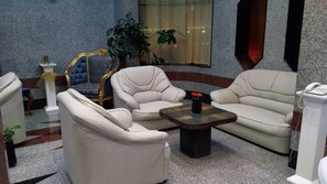 Lobby sitting area - Royal Crown Hotel & Suites (Sharjah)