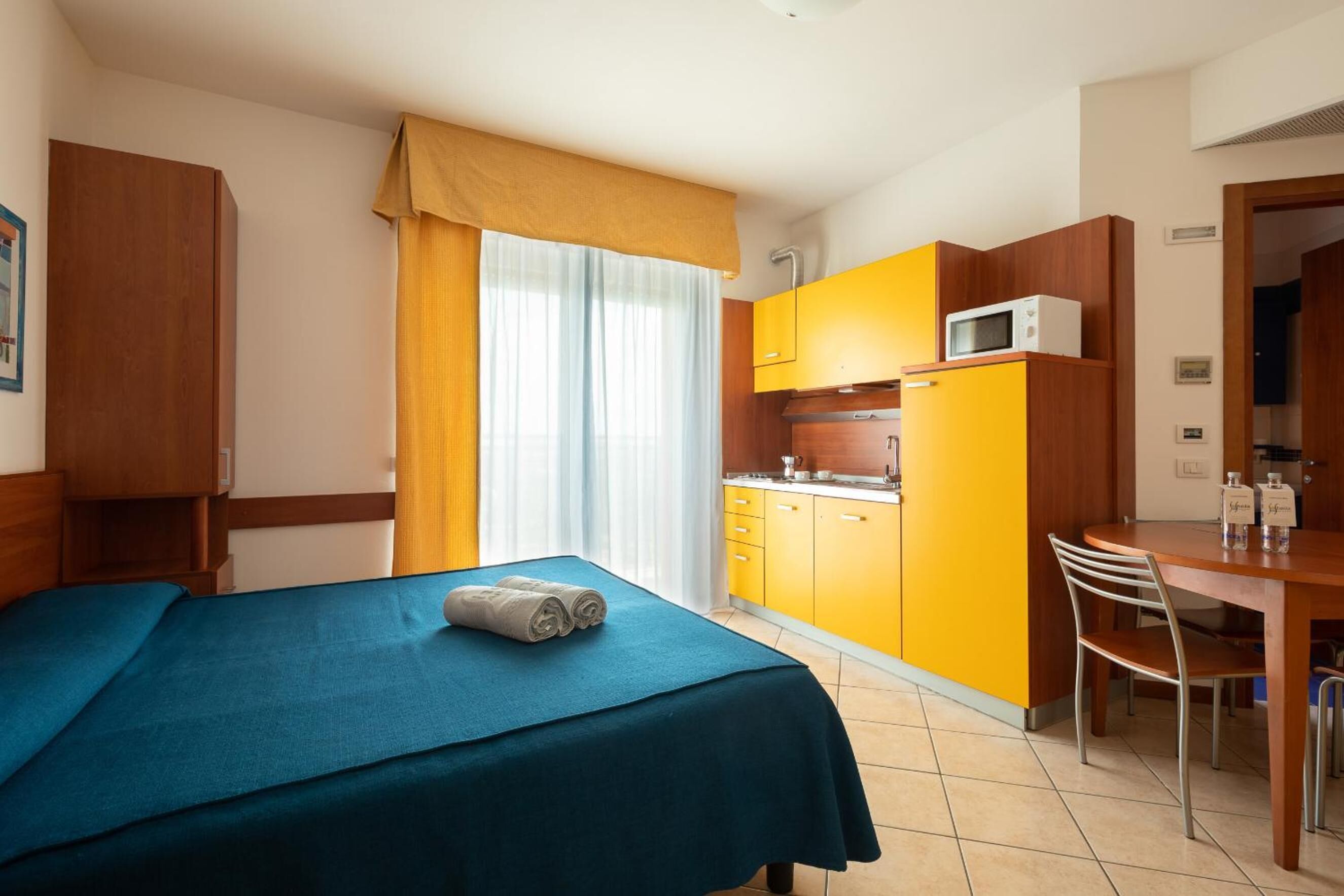 standard apartment, 2 bedrooms | minibar, in-room safe, desk, cots/infant beds