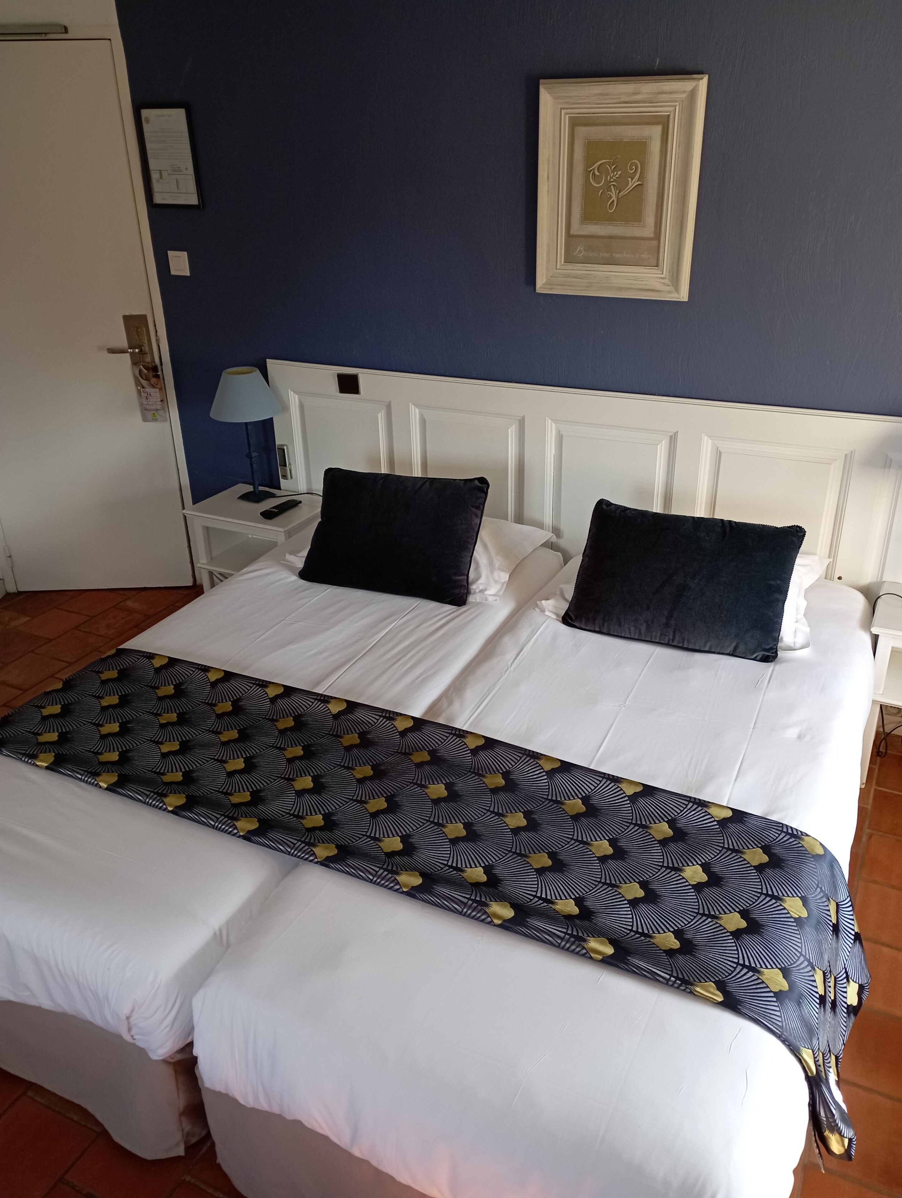 standard double room | 1 bedroom, premium bedding, cots/infant beds, rollaway beds