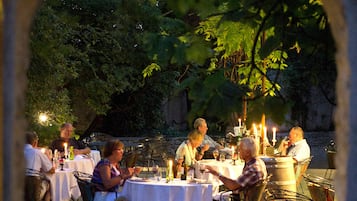 Lunch and dinner served, Mediterranean cuisine