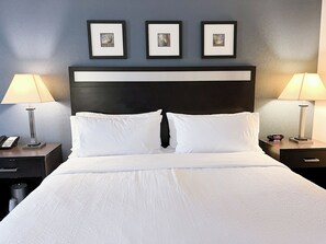 Premium bedding, iron/ironing board, free cots/infant beds - Holiday Inn Express & Suites Morton - Peoria Area by IHG (Morton)